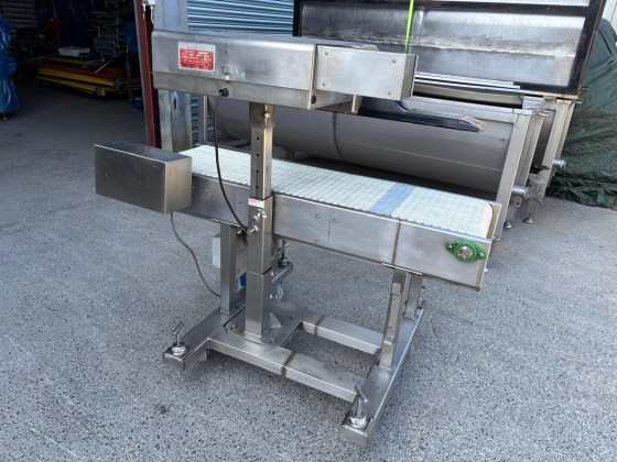Saxon Bag Sealer with Conveyor Pic 102